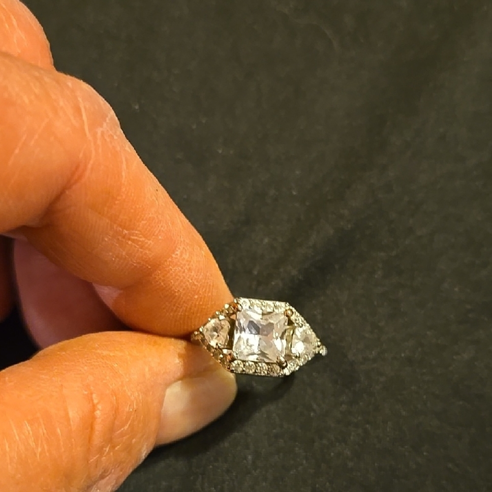 Vintage Elegant Silver Diamond Ring